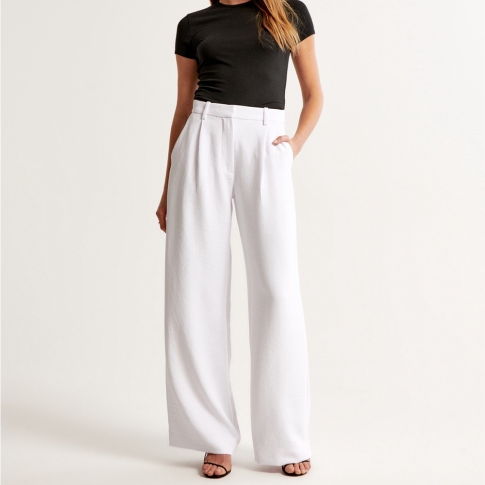 NWT A&F CURVE LOVE white crepe pants